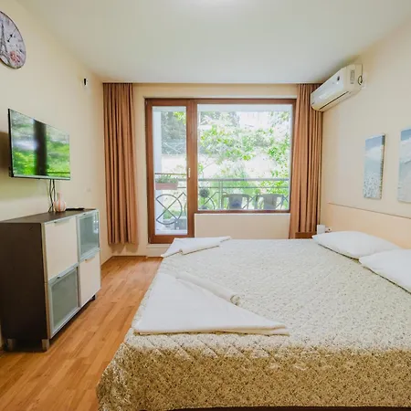Family Garden In Complex Iglika With Available Parking * Nisipurile de Aur