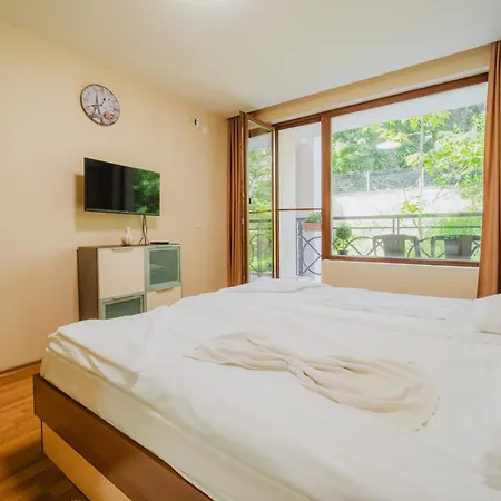 Family Garden In Complex Iglika With Available Parking Apartament *