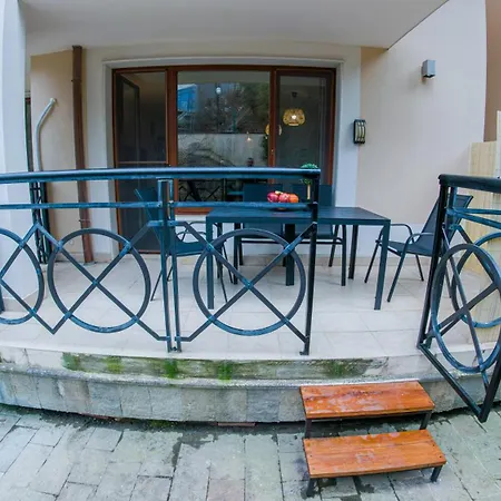 Family Garden In Complex Iglika With Available Parking Apartament
